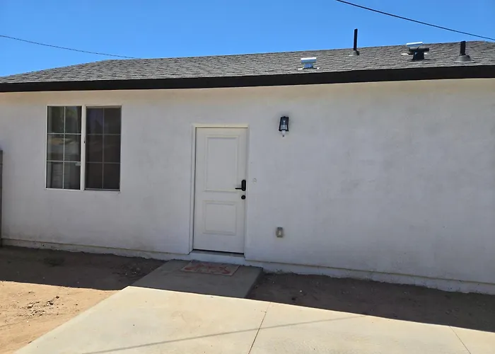 Casita In Back House Not A Shared Living Glendale