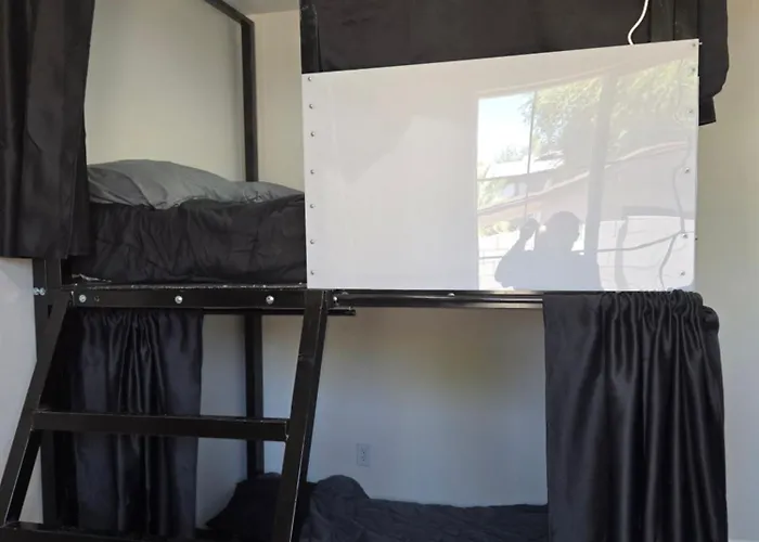 Casita In Back House Not A Shared Living Glendale